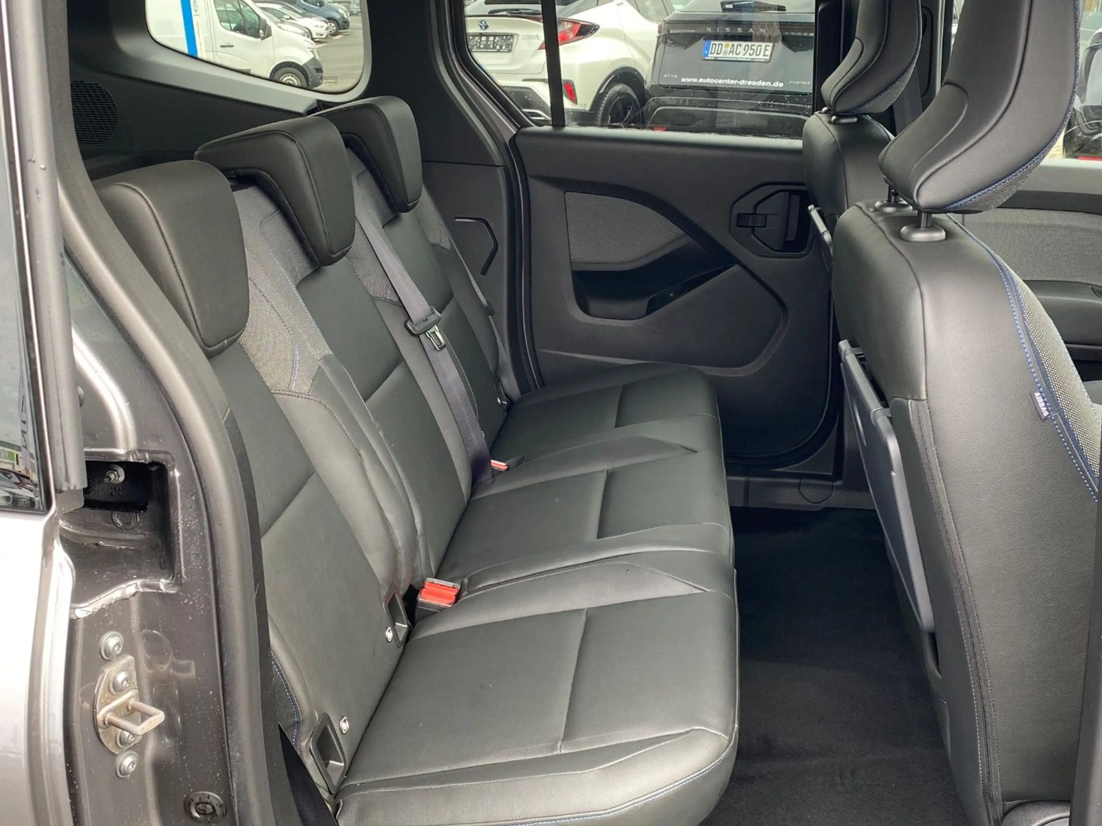 Nissan Townstar Kombi DIG-T 130 L1 Tekna Navi Kam 5Sitze — photo 16