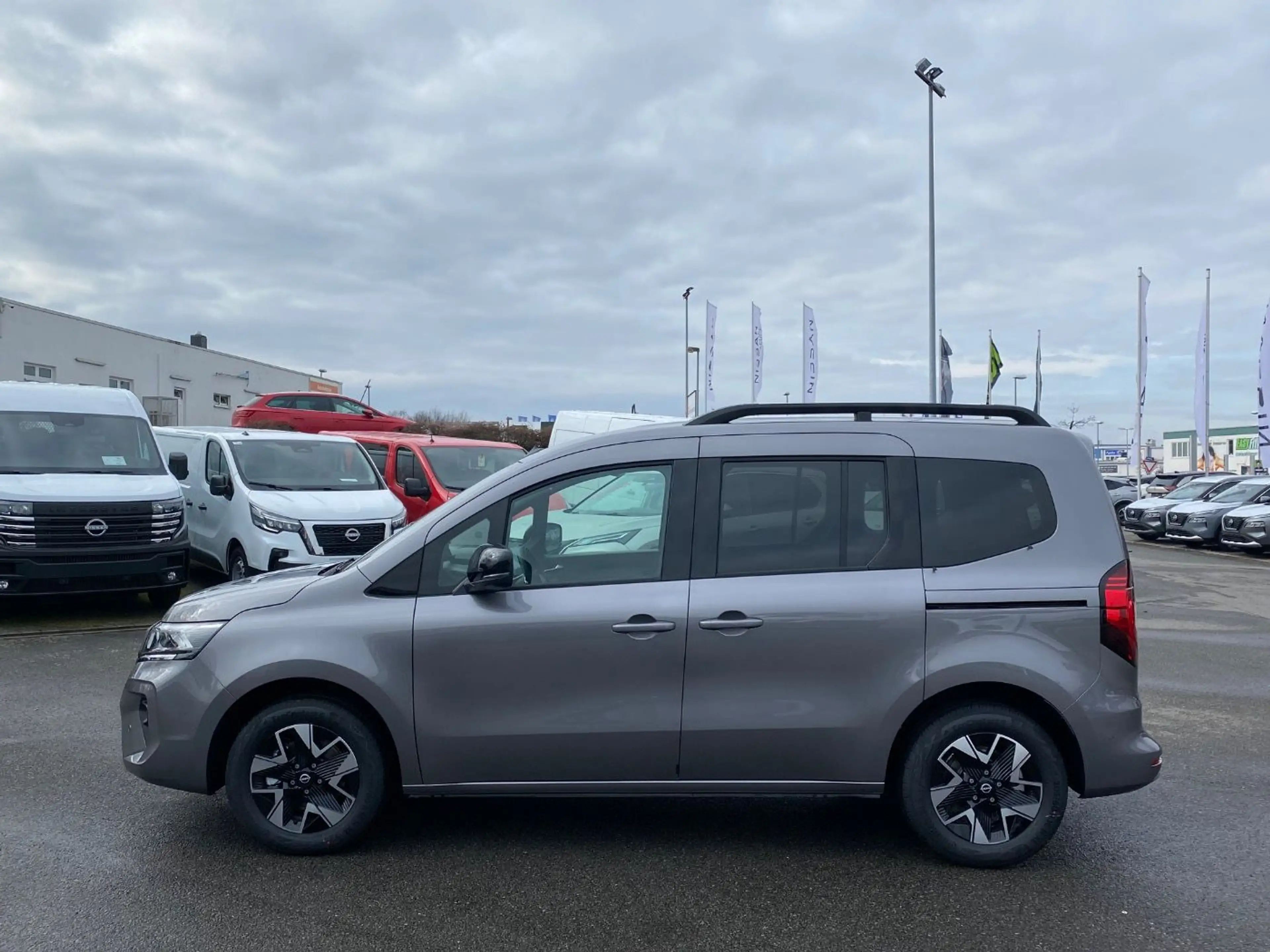 Nissan Townstar Kombi DIG-T 130 L1 Tekna Navi Kam 5Sitze — photo 8