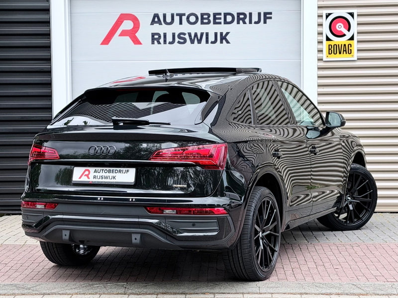 Audi Q5 Sportback 55 TFSI e S edition Competition Pano/Sfe — photo 4