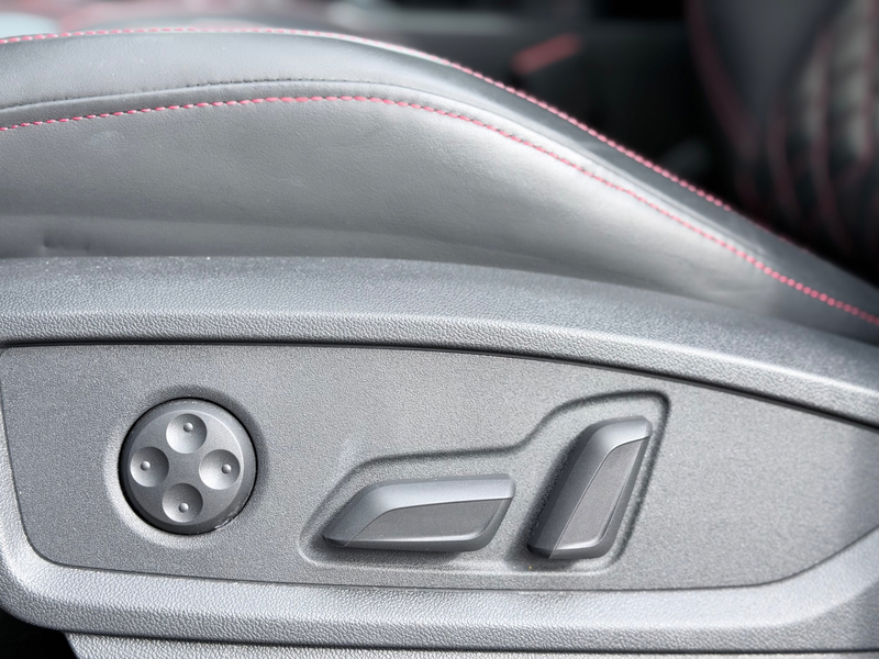 Audi Q5 Sportback 55 TFSI e S edition Competition Pano/Sfe — photo 11