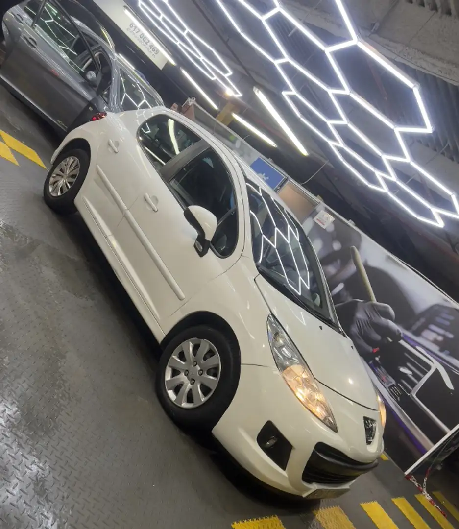 Peugeot 207 1.4HDI Sport Blanco - 1
