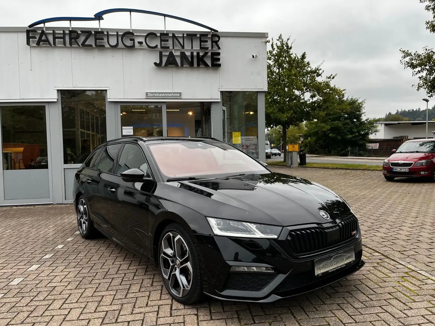 Skoda Octavia Combi RS Plus +LED/Massage/Leder/HeadUp+ Schwarz - 1