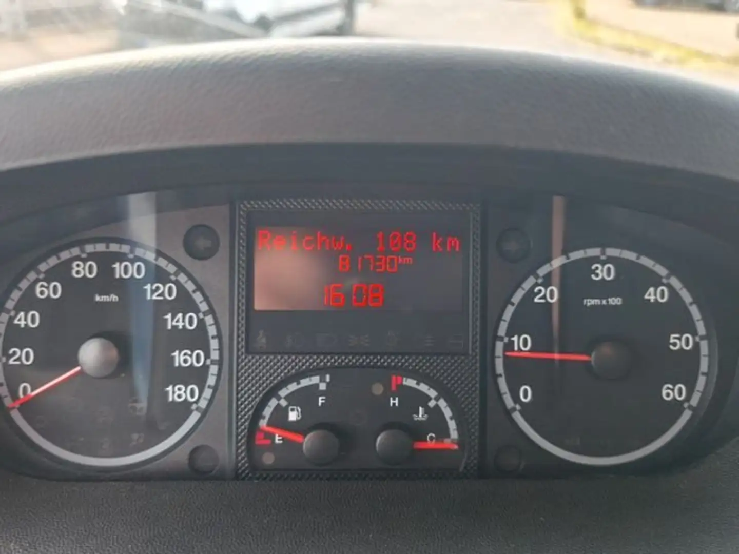 Peugeot Boxer 3.0 - 130KW Pritsche L5,Maxi, mit Koffer Weiß - 2