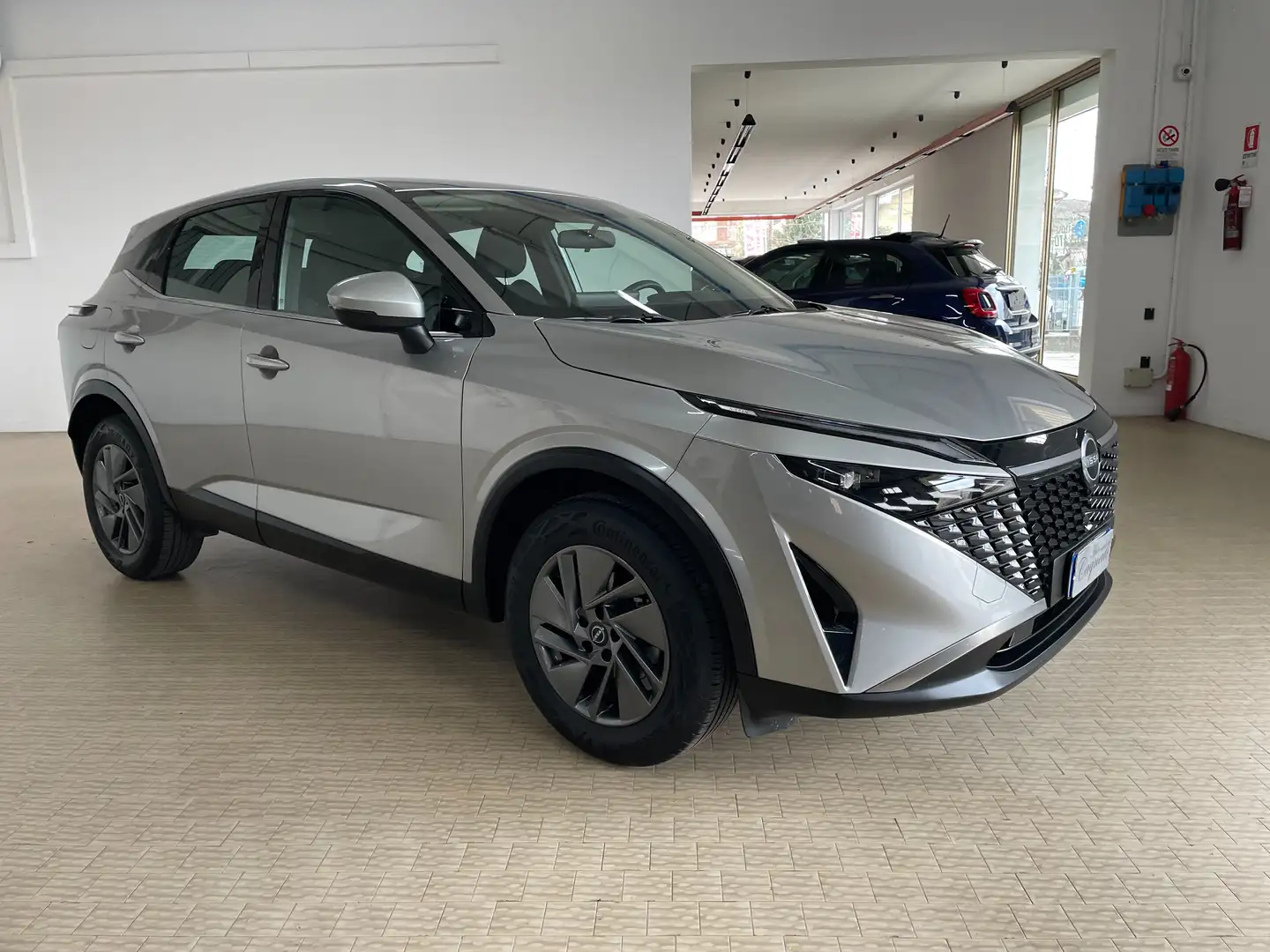 Nissan Qashqai 1.3 mhev Acenta 2wd 158cv xtronic 2025 Km 13000 Argento - 2