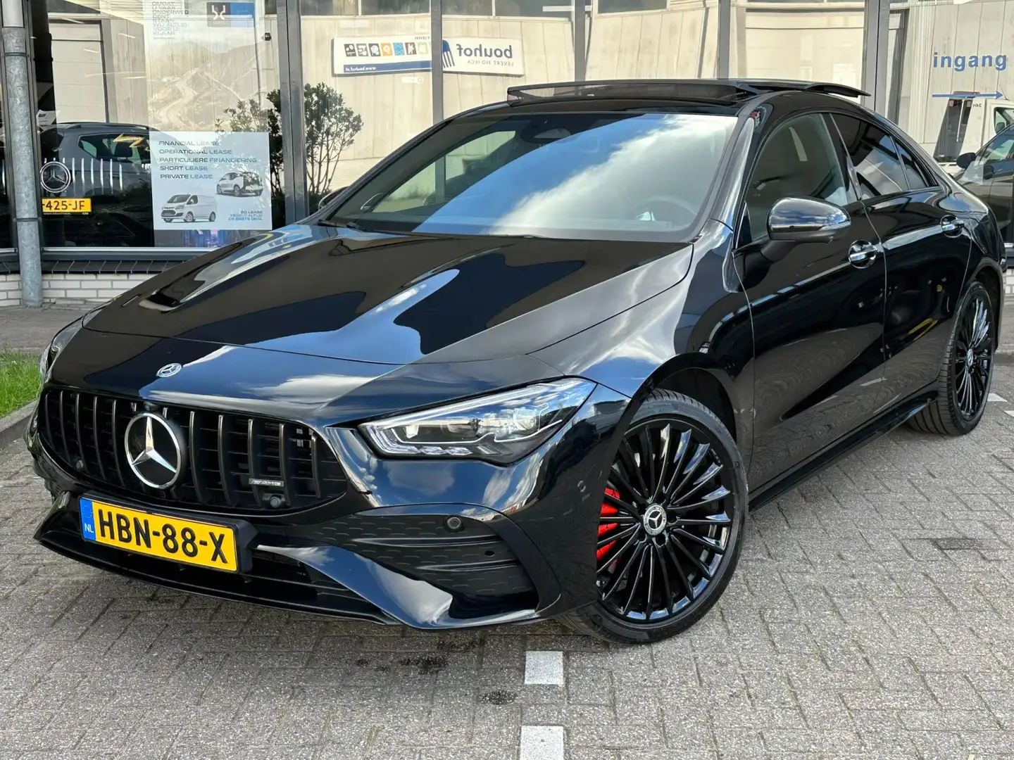 Mercedes-Benz CLA 250 e Star Edition AMG Line l PANO l SFEERVERL. Noir - 1