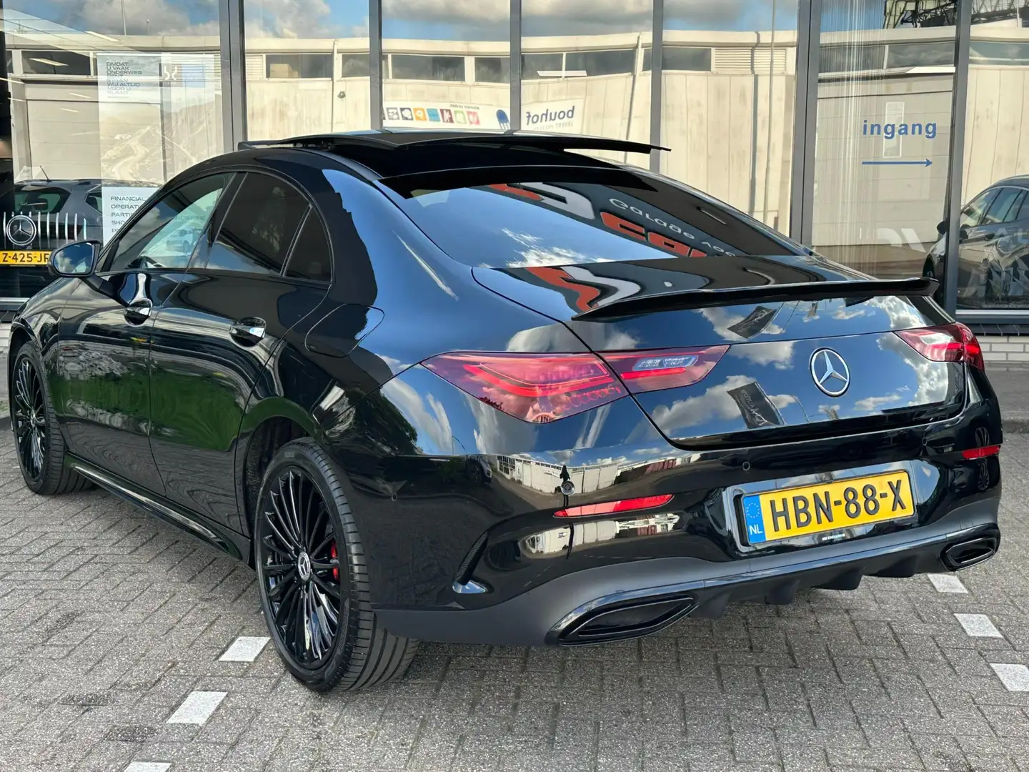 Mercedes-Benz CLA 250 e Star Edition AMG Line l PANO l SFEERVERL. Noir - 2