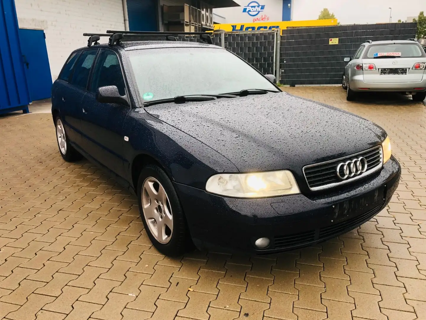 Audi A4 1.6 Avant.Tüv Neu,Grünepülakette,Scheckheft Schwarz - 1
