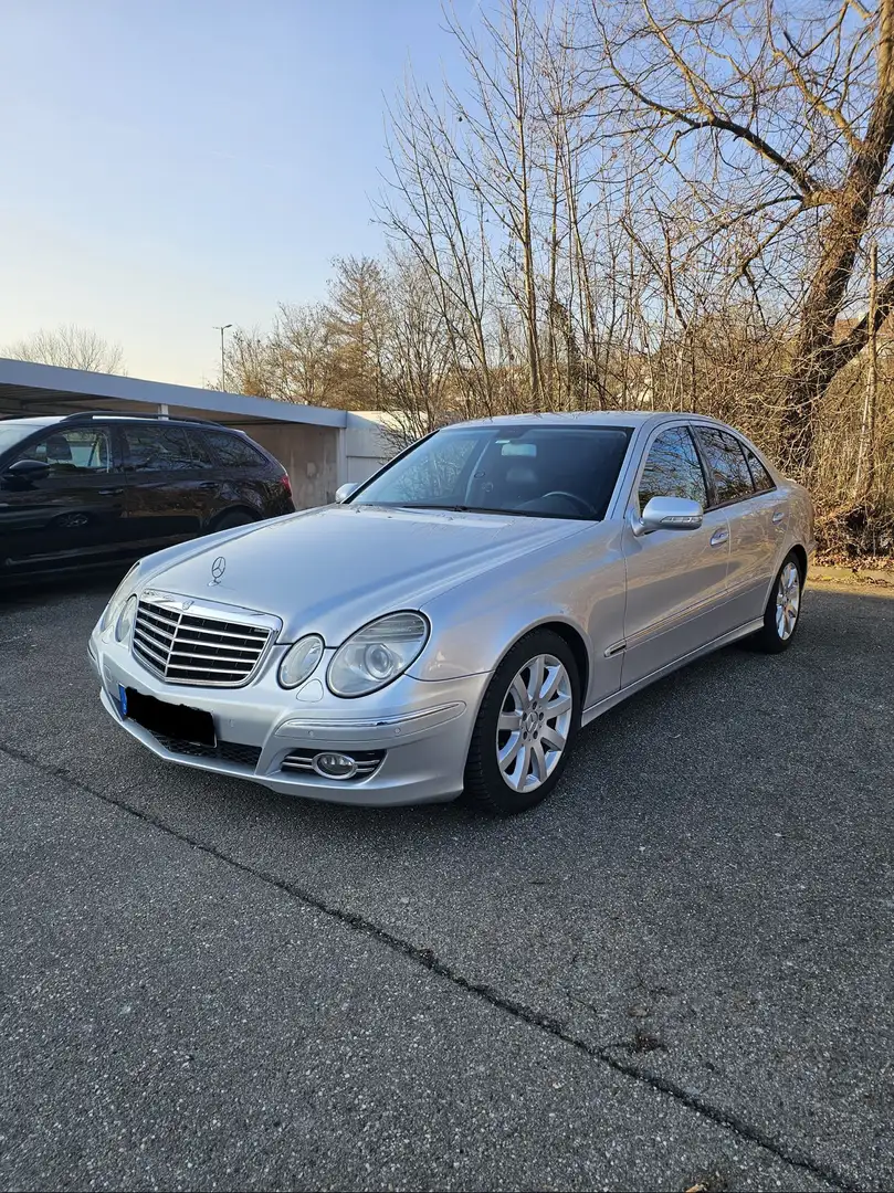 Mercedes-Benz E 320 Mercedes-Benz E 320 CDI 7G-TRONIC Avantgarde Plateado - 1