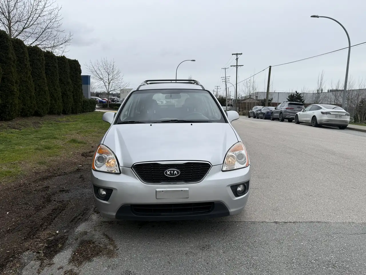 Kia Rondo снимка Kia Rondo