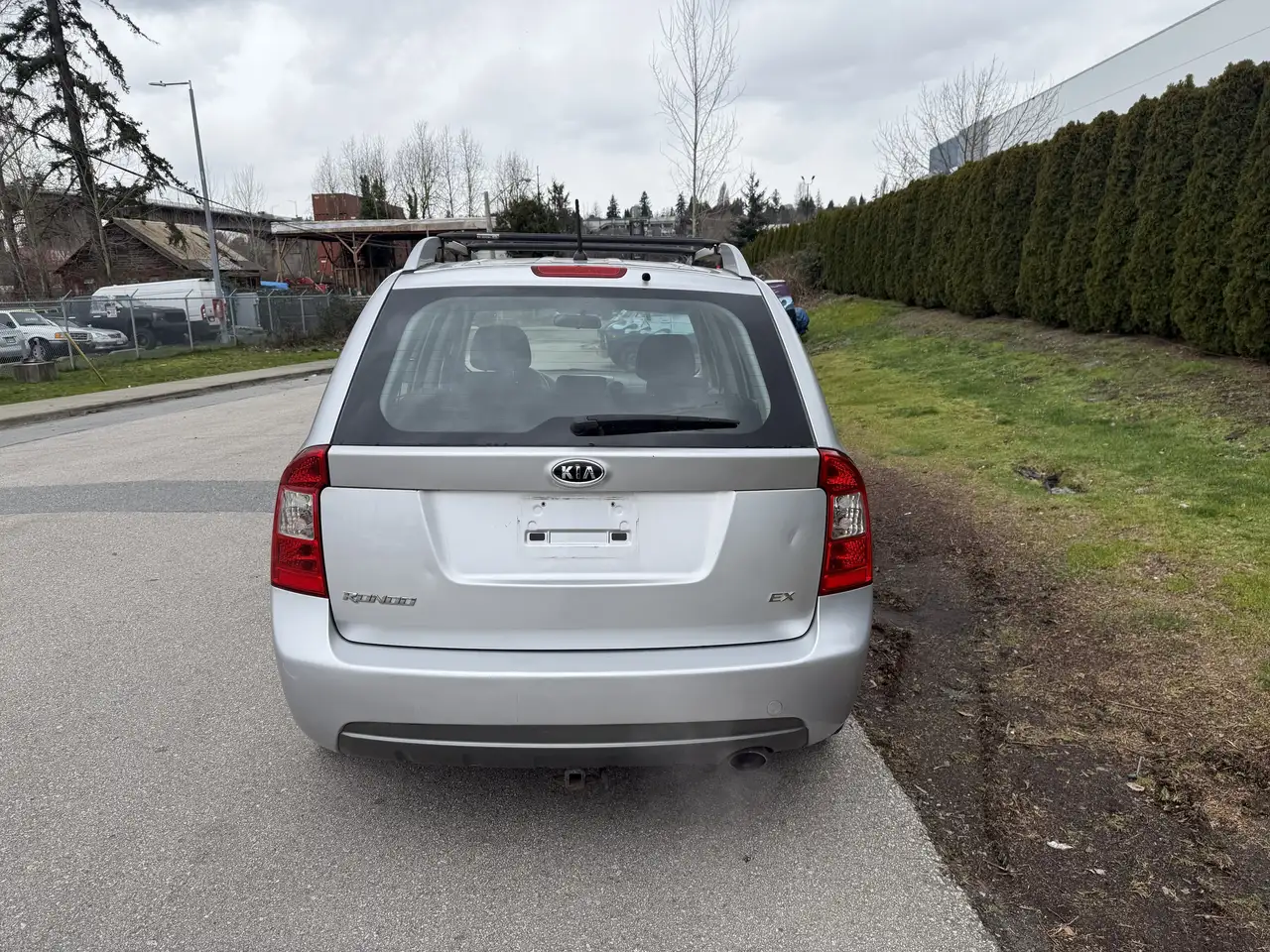 Kia Rondo снимка Kia Rondo