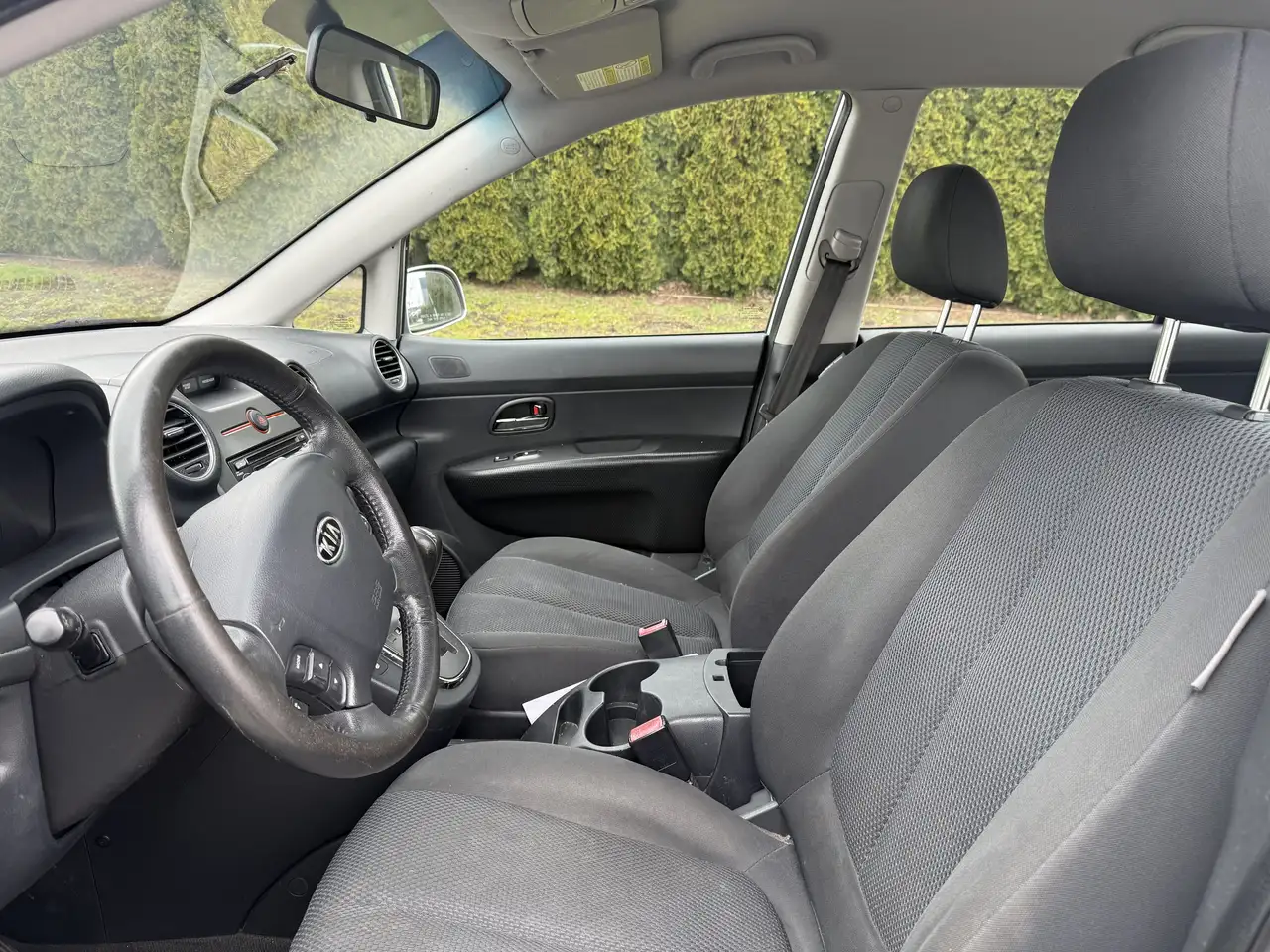 Kia Rondo снимка Kia Rondo