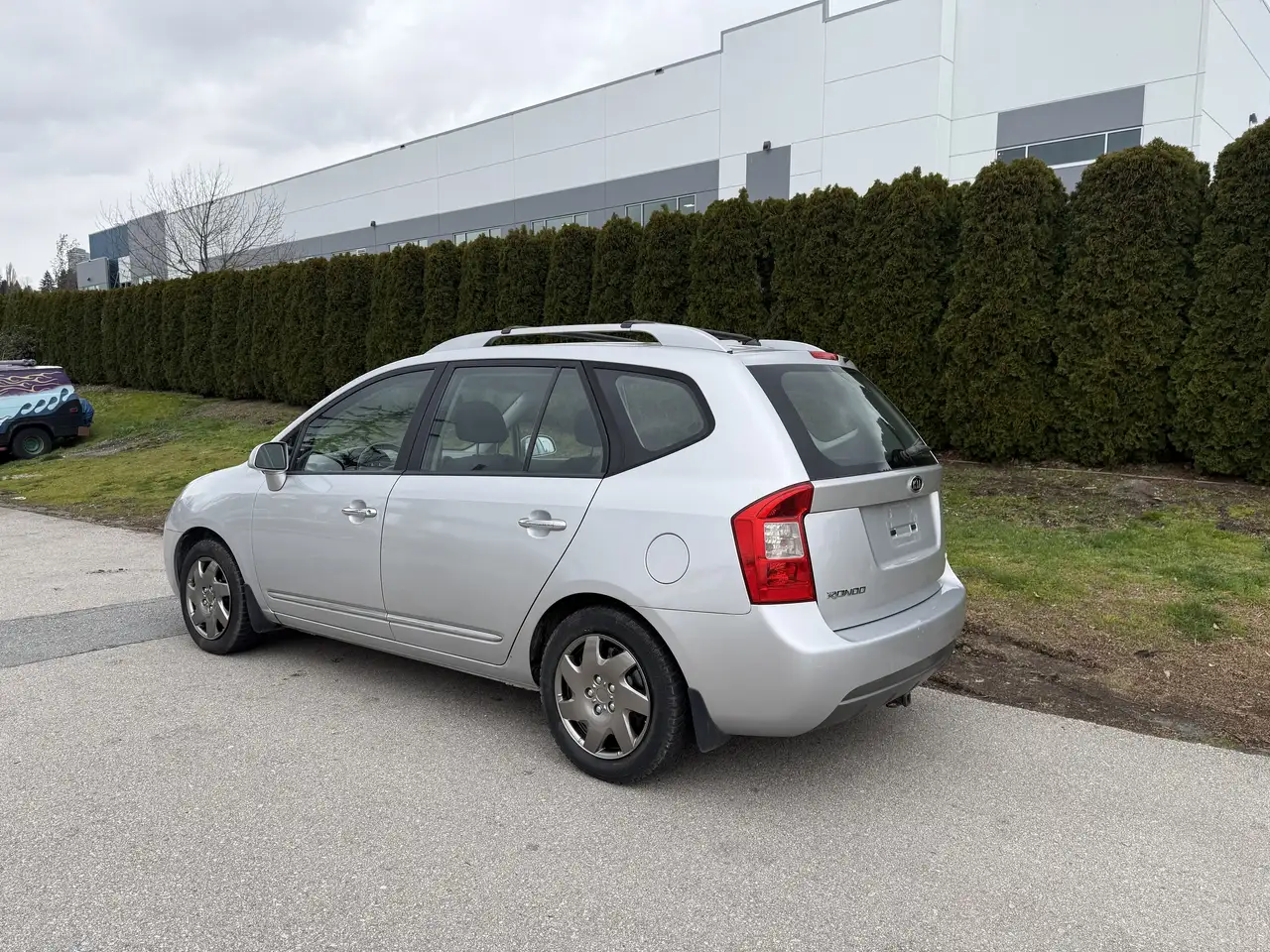 Kia Rondo снимка Kia Rondo