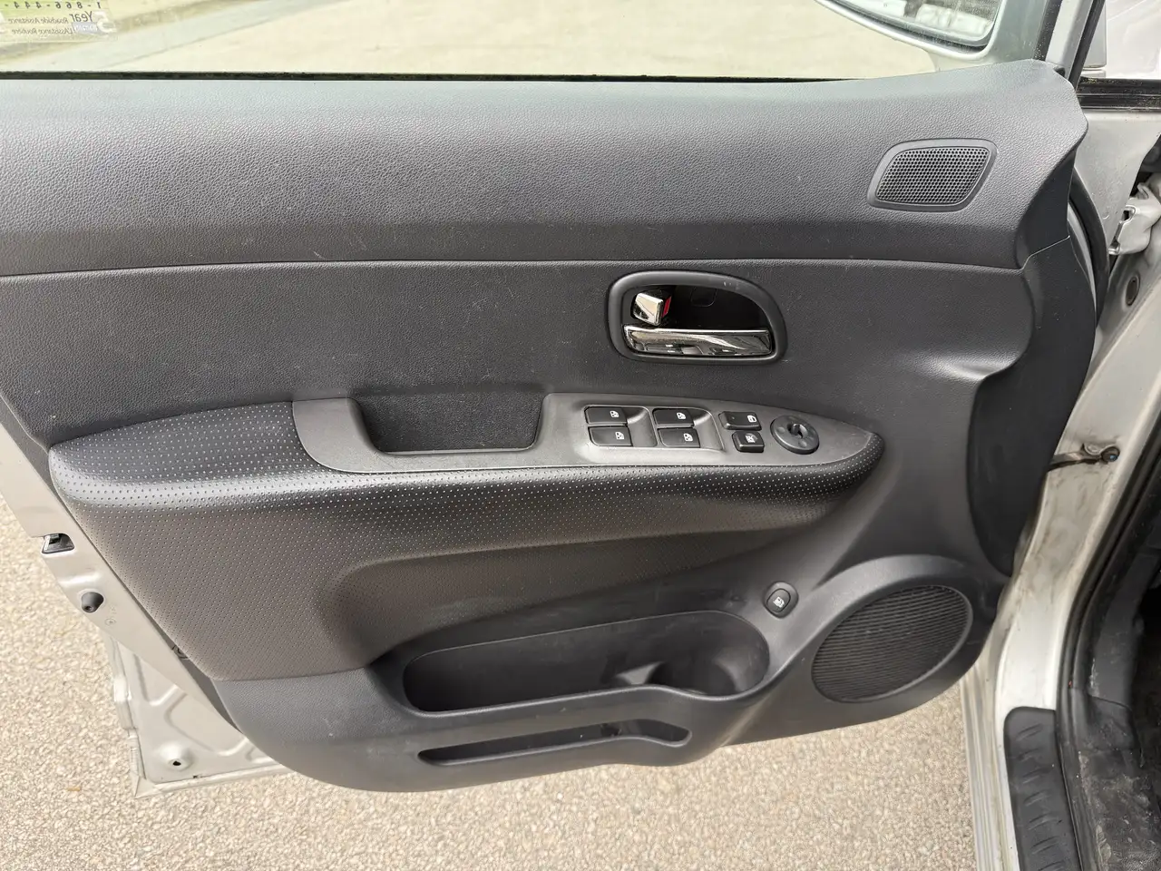 Kia Rondo снимка Kia Rondo