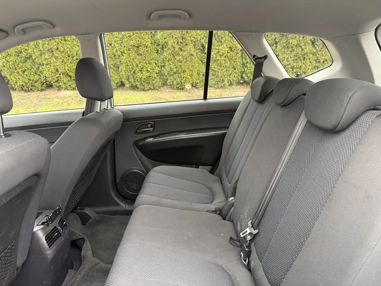 Kia Rondo снимка Kia Rondo