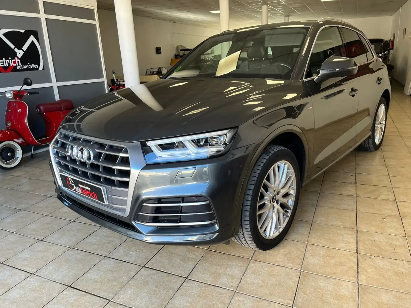 Audi Q5 2.0TDI S line quattro-ultra S tronic 140kW Grijs - 2