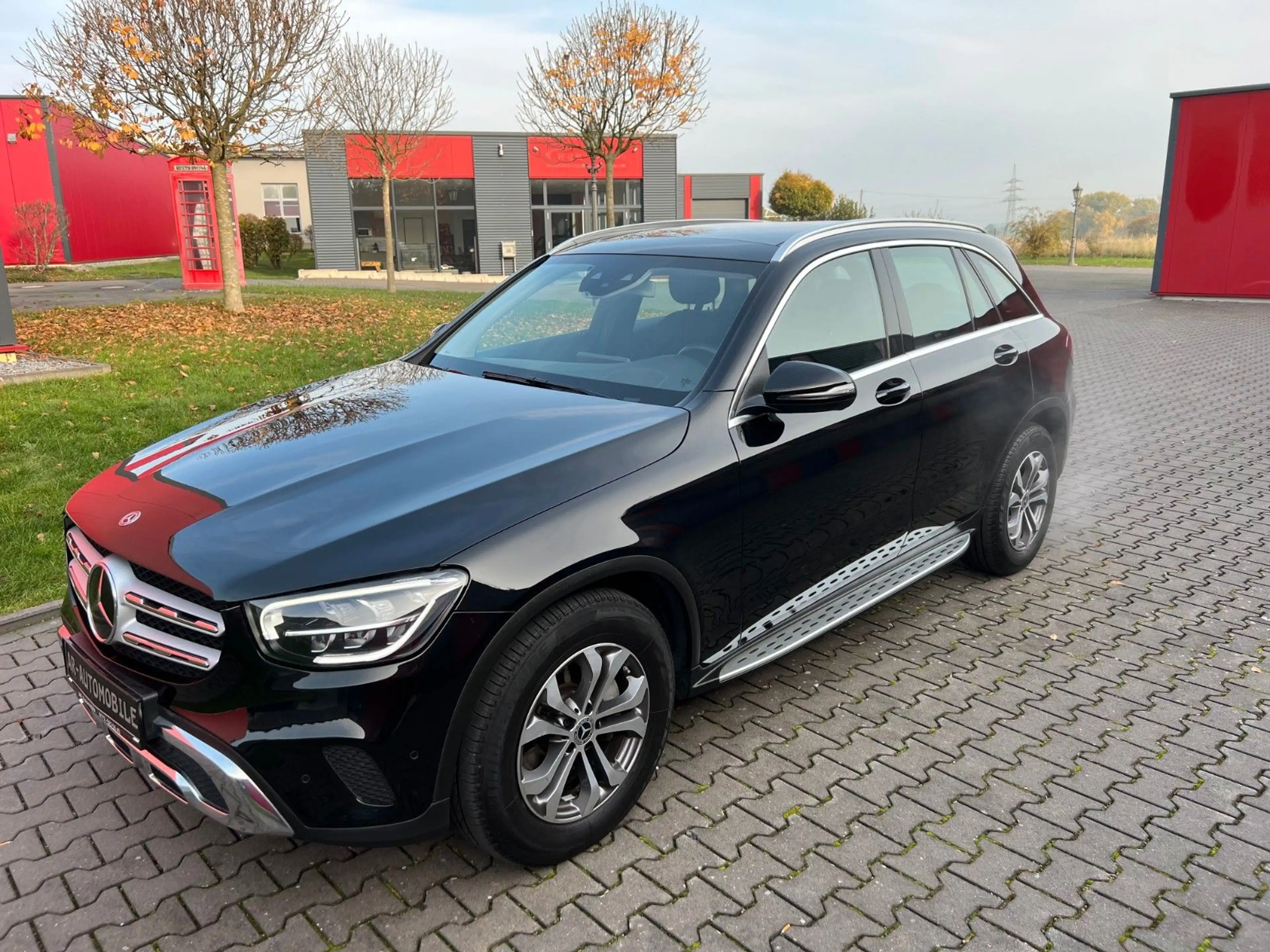 Mercedes-Benz GLC 300 d Panorama LED AHK Kamera Head Up