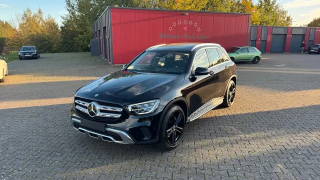 Mercedes-Benz GLC 300 d Panorama LED AHK Kamera Head Up