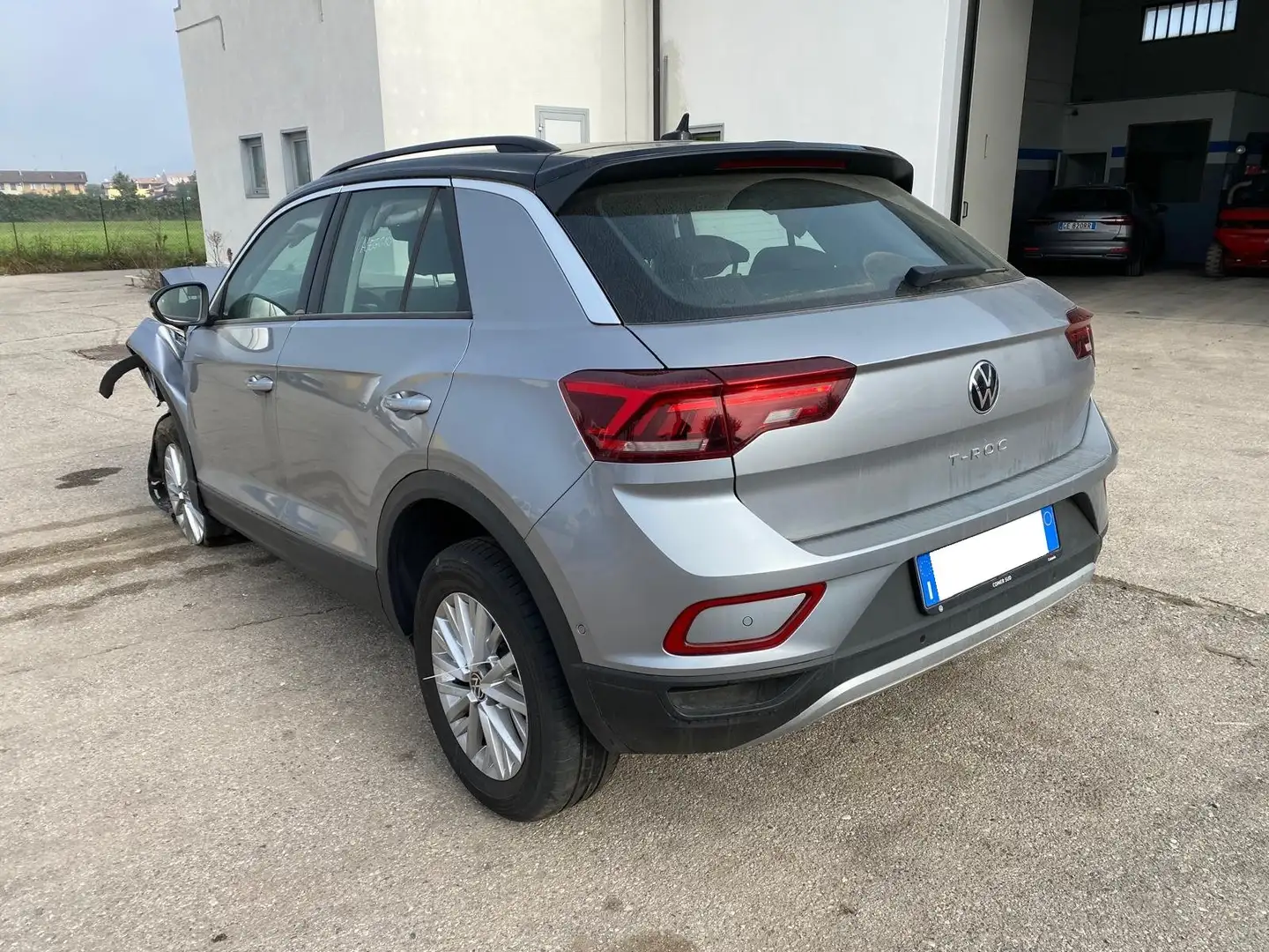 Volkswagen T-Roc 1.0 tsi Life 110cv INCIDENTATA Silber - 1