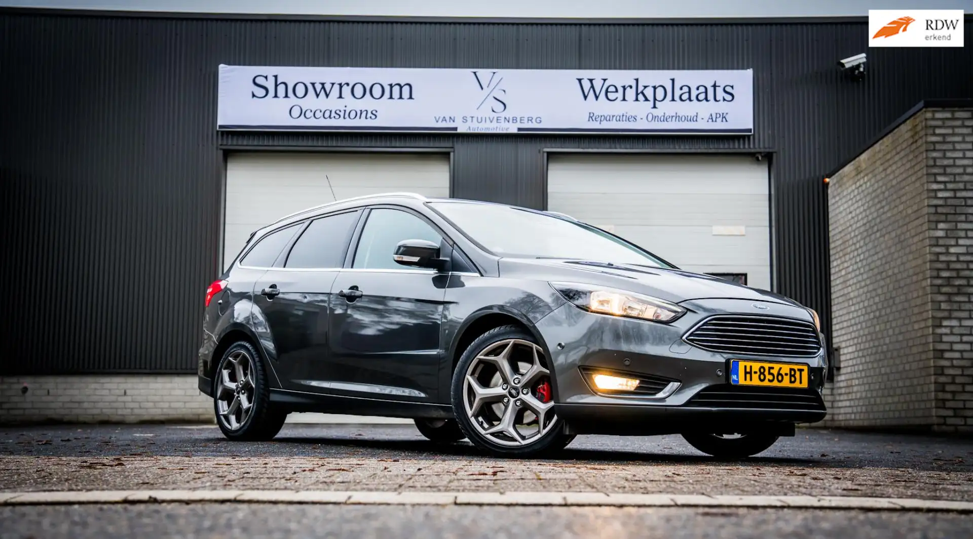 Ford Focus Wagon 1.5 Titanium NWE RIEM STOELVW STUURVW Grau - 1