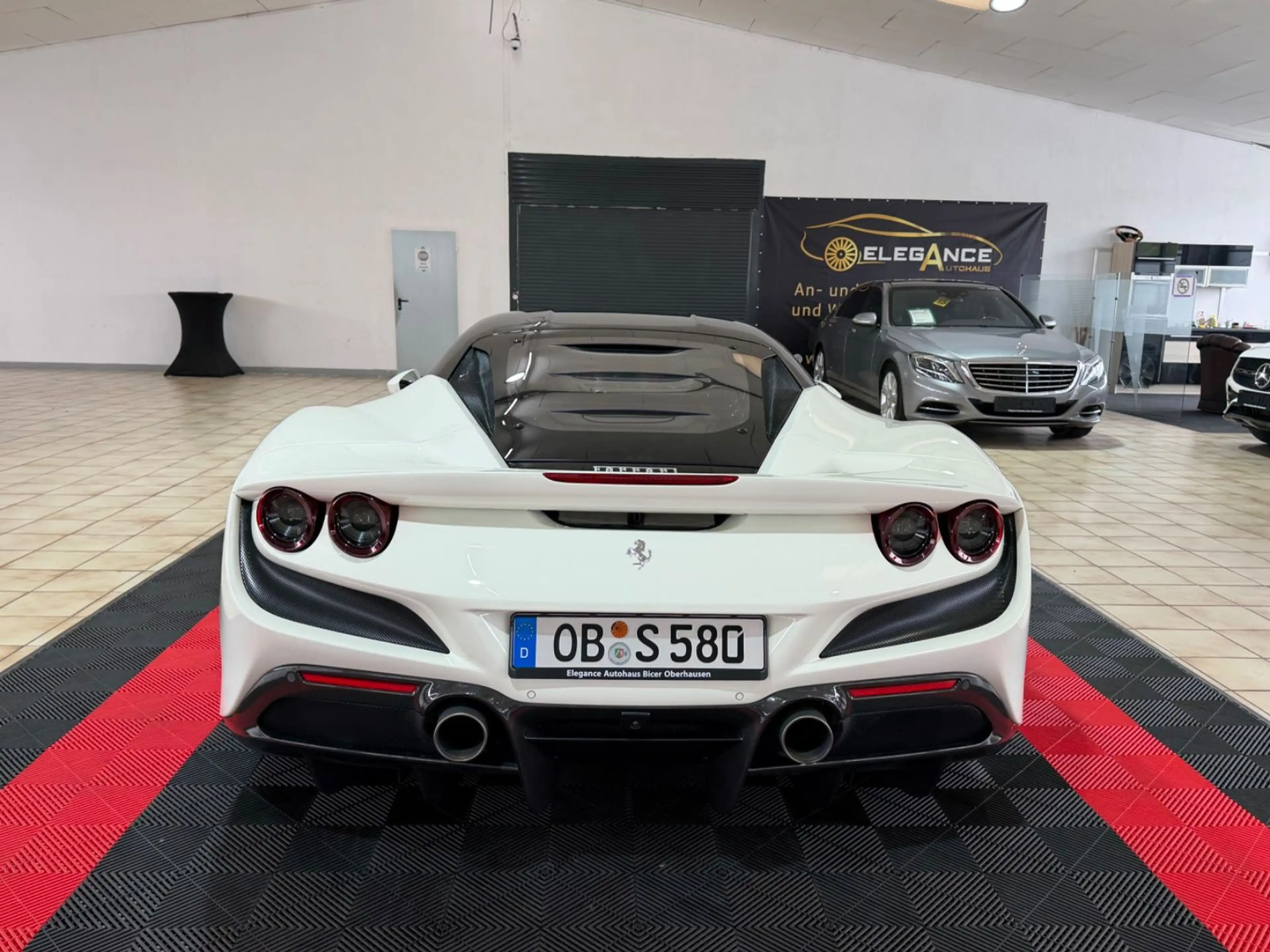 Ferrari F8 Carbon Paket/JBL/Lift — photo 6