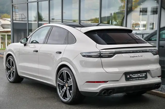 Porsche Cayenne view 5