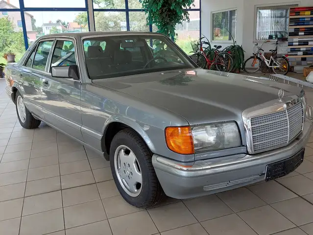 Mercedes-Benz S 300 SE