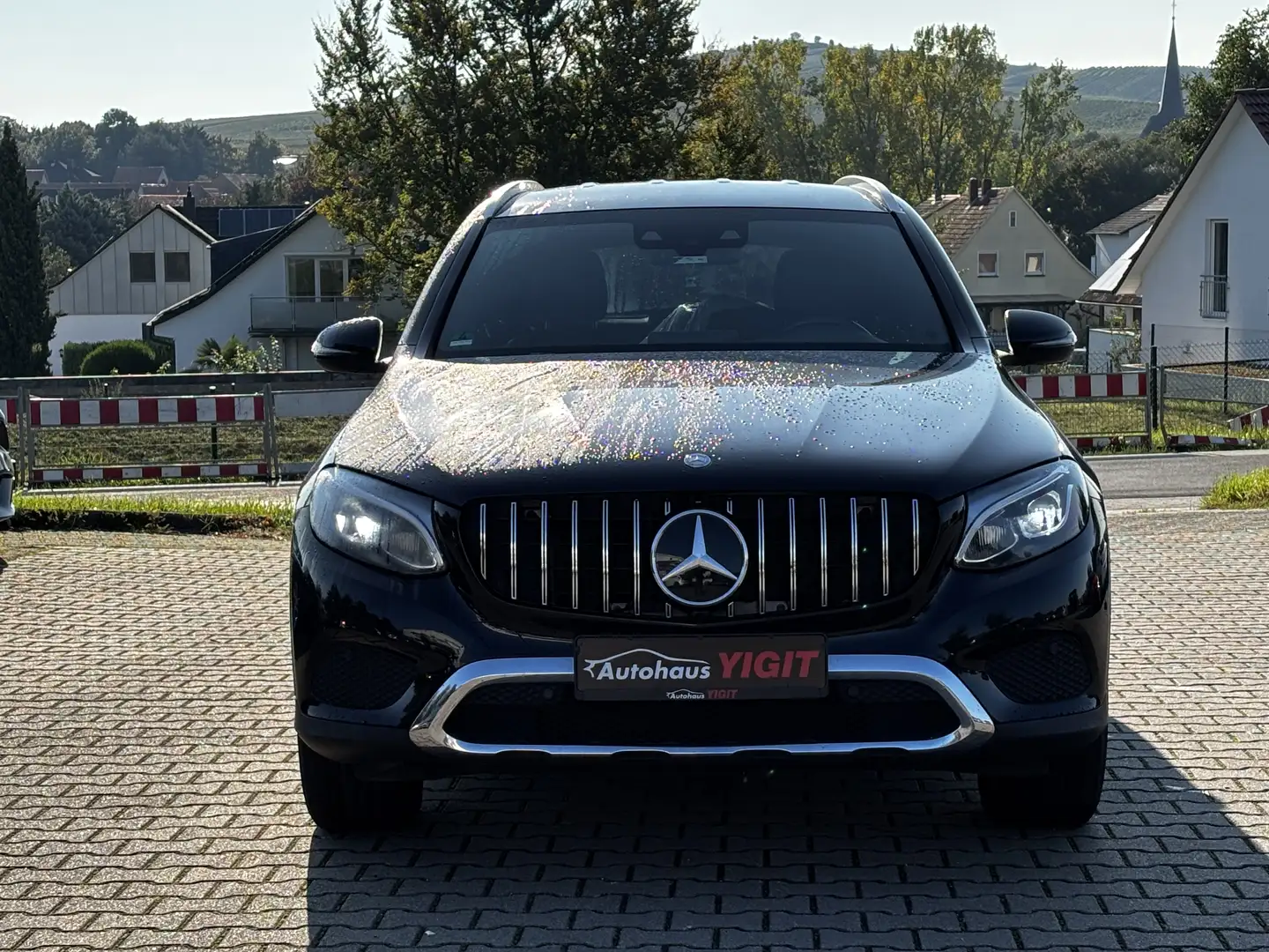 Mercedes-Benz GLC 250 d 4Matic Ambiente+AHK+LED Schwarz - 2