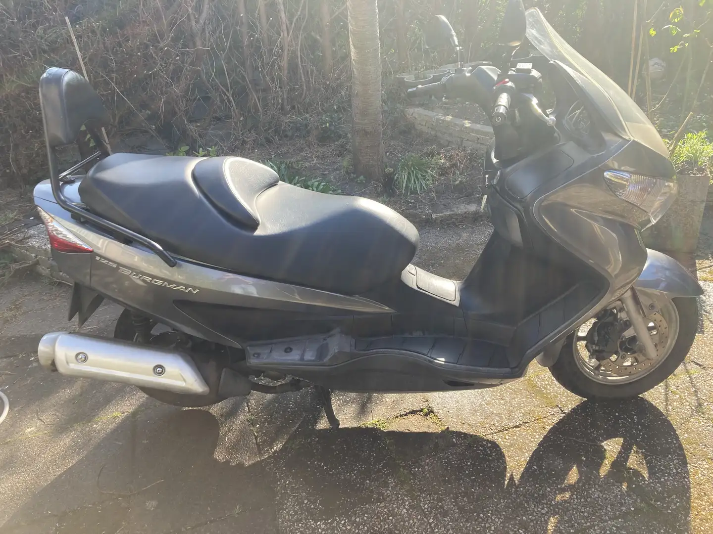 Suzuki Burgman 125 Plateado - 2