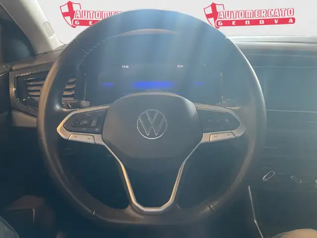 Volkswagen Polo view 12