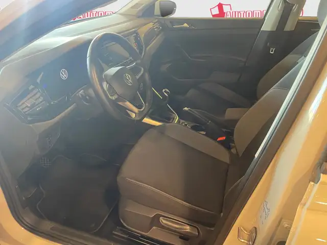 Volkswagen Polo view 9