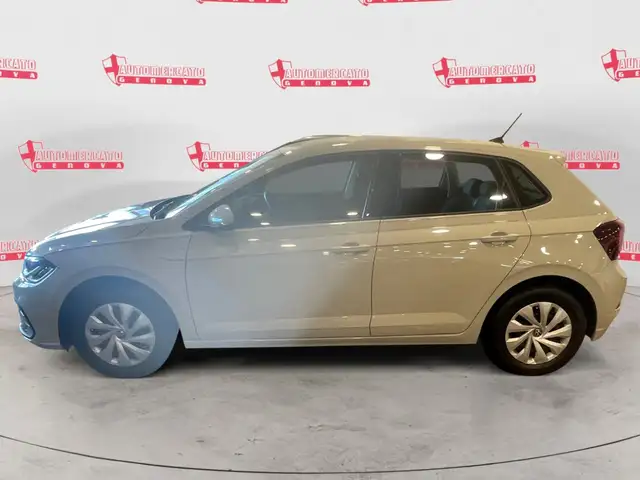 Volkswagen Polo view 2