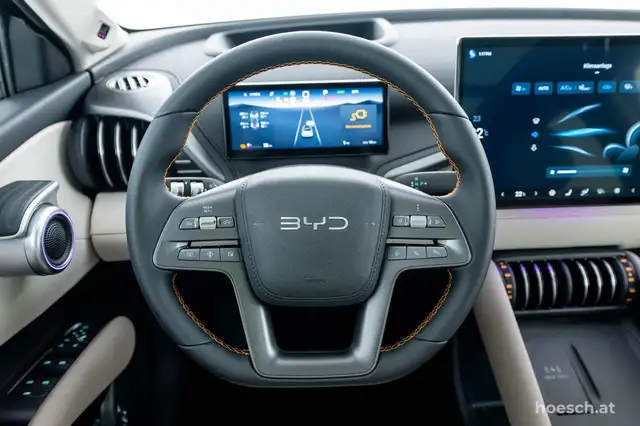 Byd Atto 3 view 6