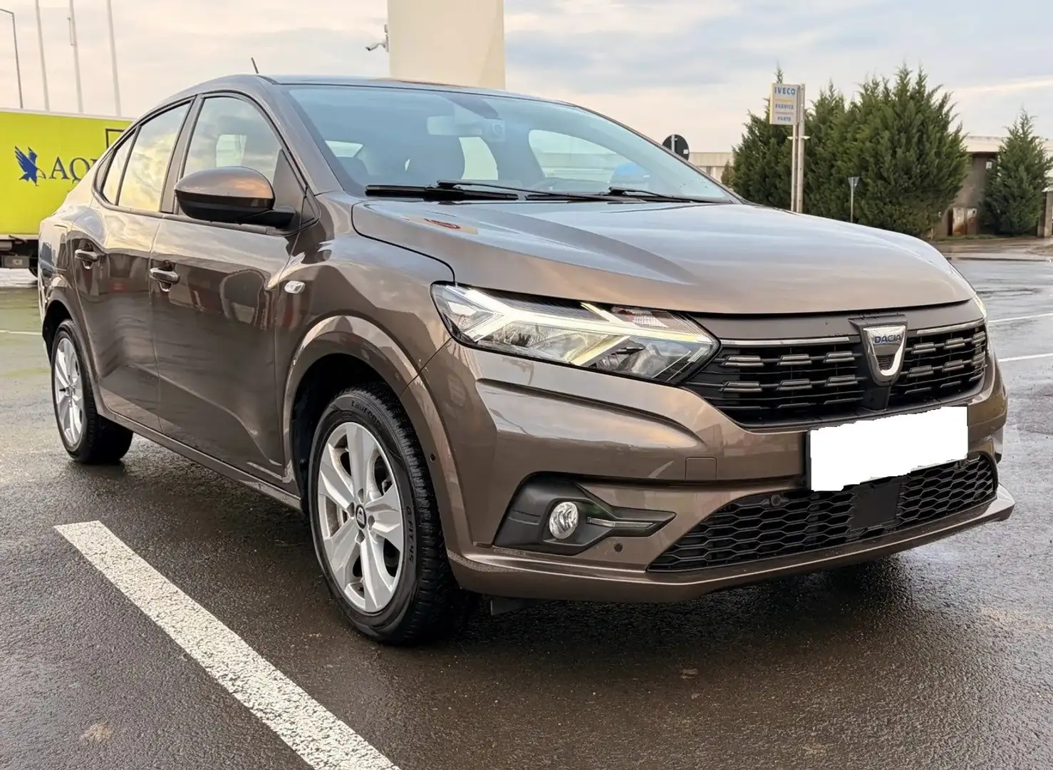 Dacia Logan Braun - 1