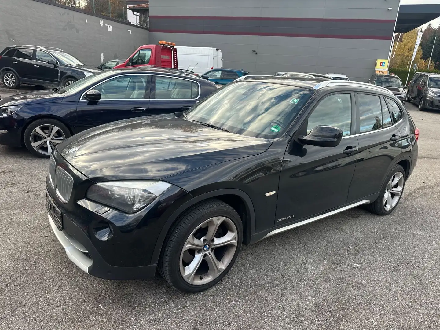 BMW X1 23 d xDrive Schwarz - 2
