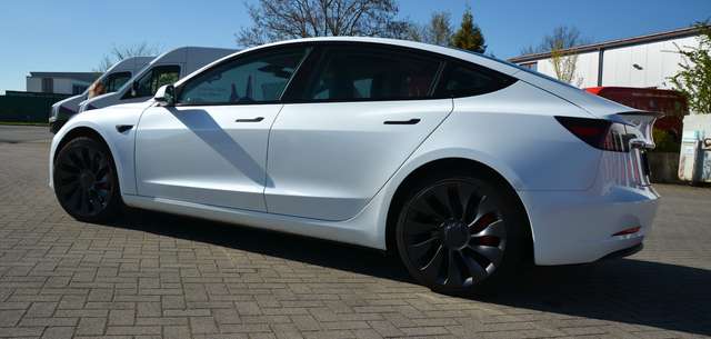 Tesla Model 3 Langstreckenbatt. Allradantrieb Dual Motor Perform