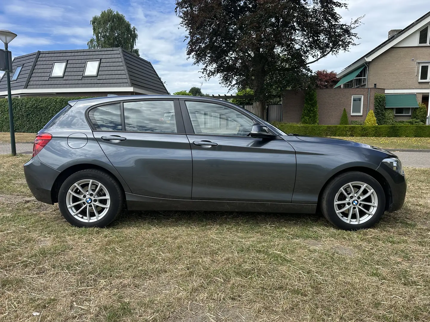 BMW 116 High Executive | Revisiemotor | APK 2026 Grijs - 2