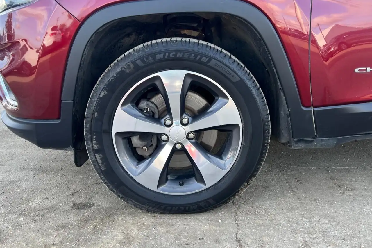Jeep Cherokee снимка Jeep Cherokee