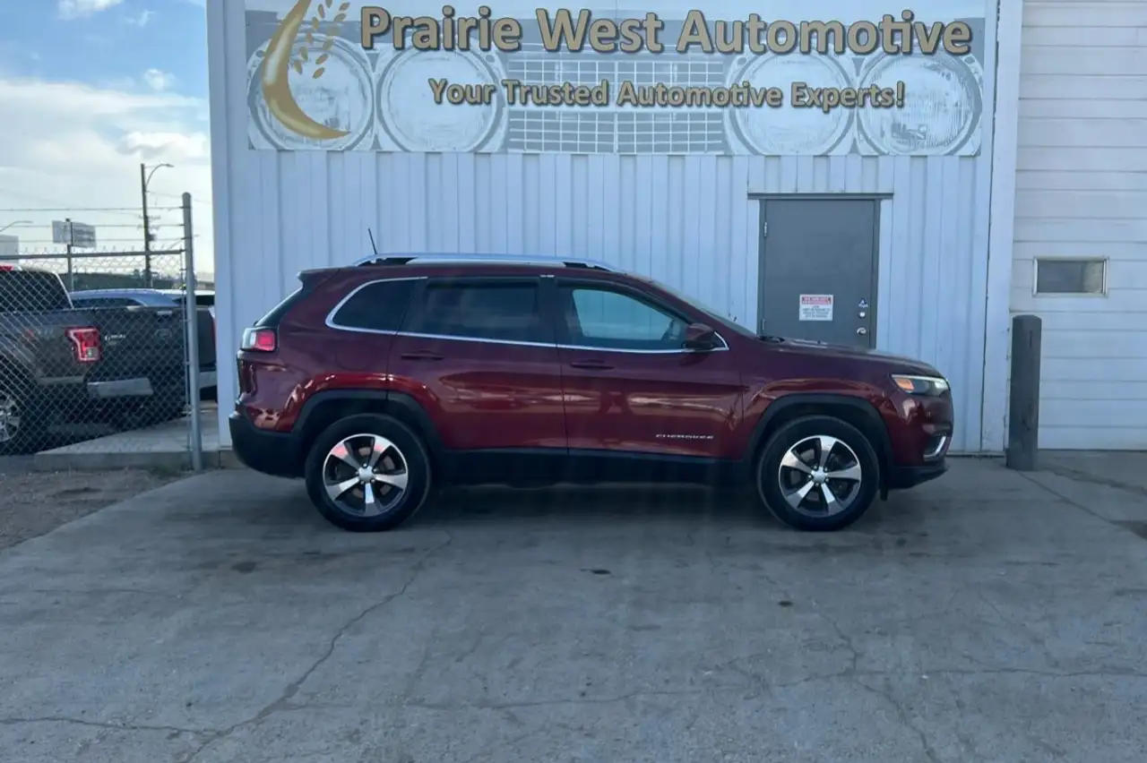 Jeep Cherokee снимка Jeep Cherokee