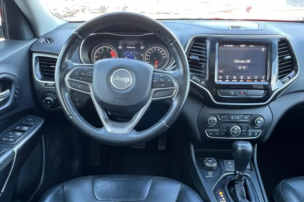 Jeep Cherokee снимка Jeep Cherokee