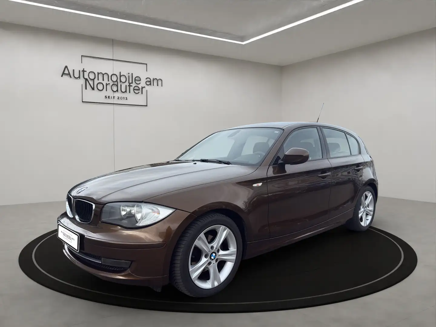 BMW 116 i-2Hand-PDC-Klima-Allwetterreifen-nur 104Tkm Braun - 1