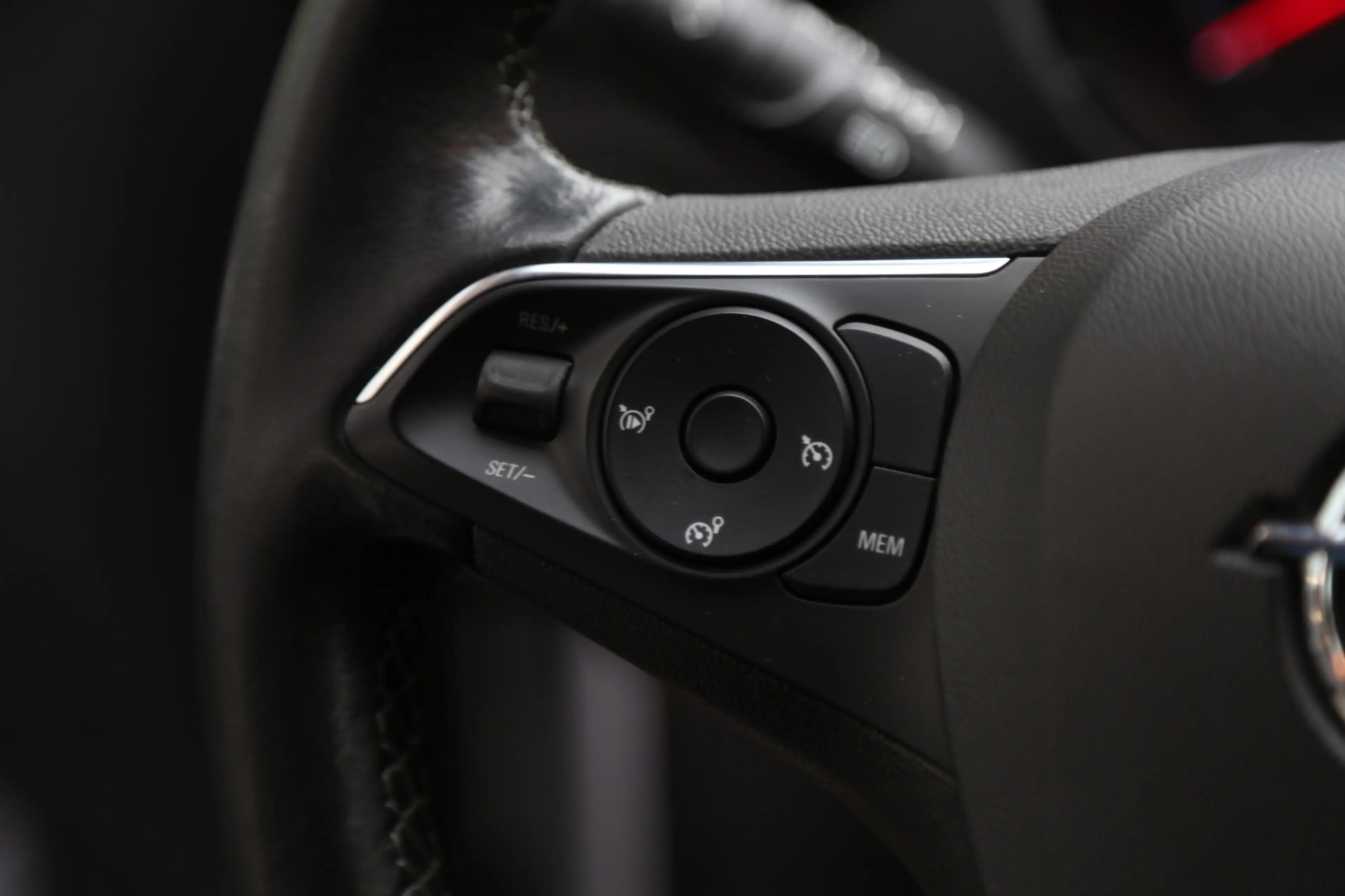 Opel Crossland 1.2 Turbo Elegance Navi Camera — photo 12