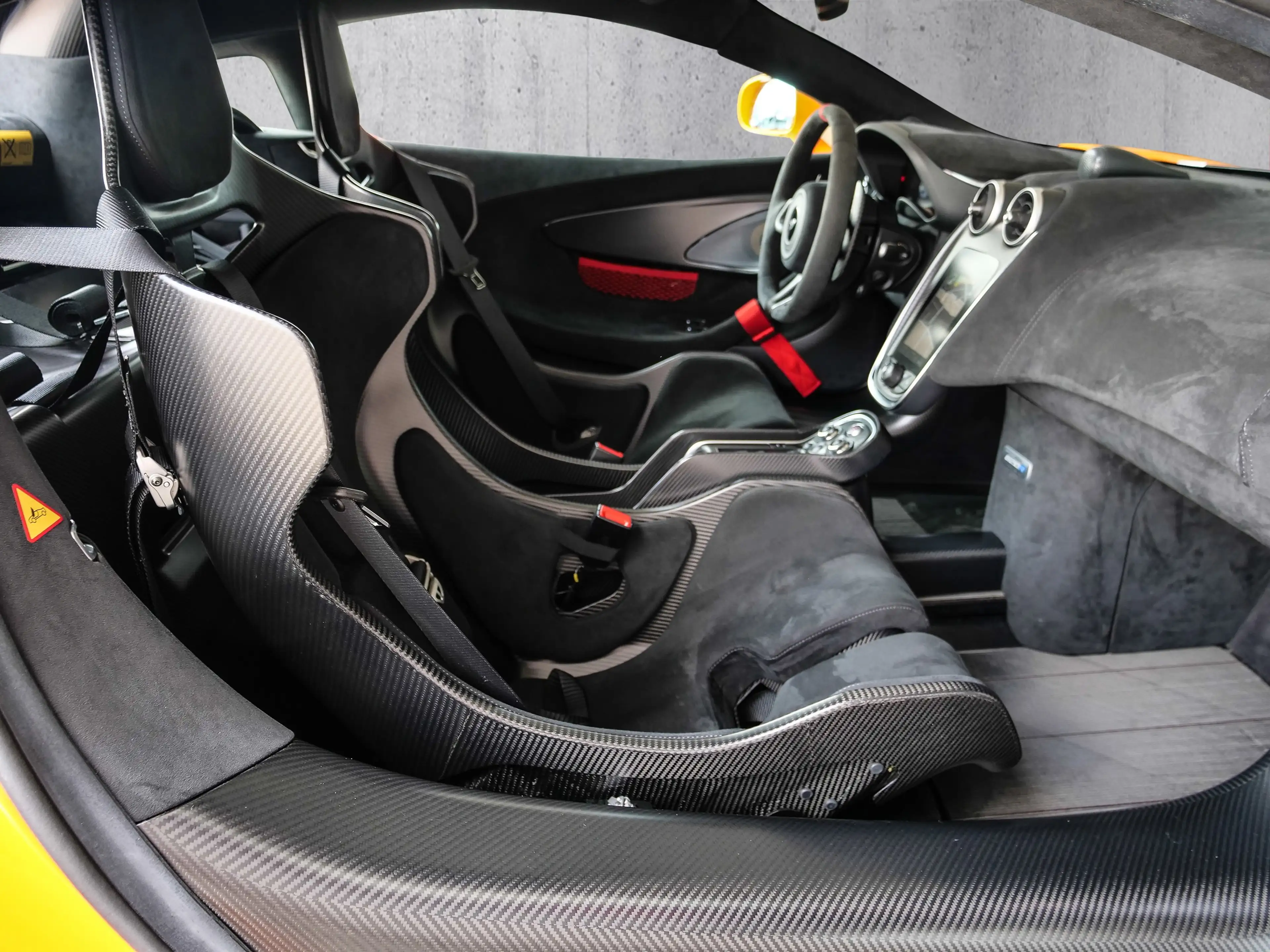McLaren 620R MSO R Pack,Exterior & Interior Carbon Fibre — photo 6
