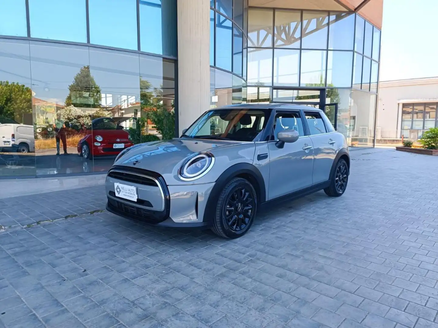 MINI Cooper 1.5 One Business 5 porte Grigio - 2