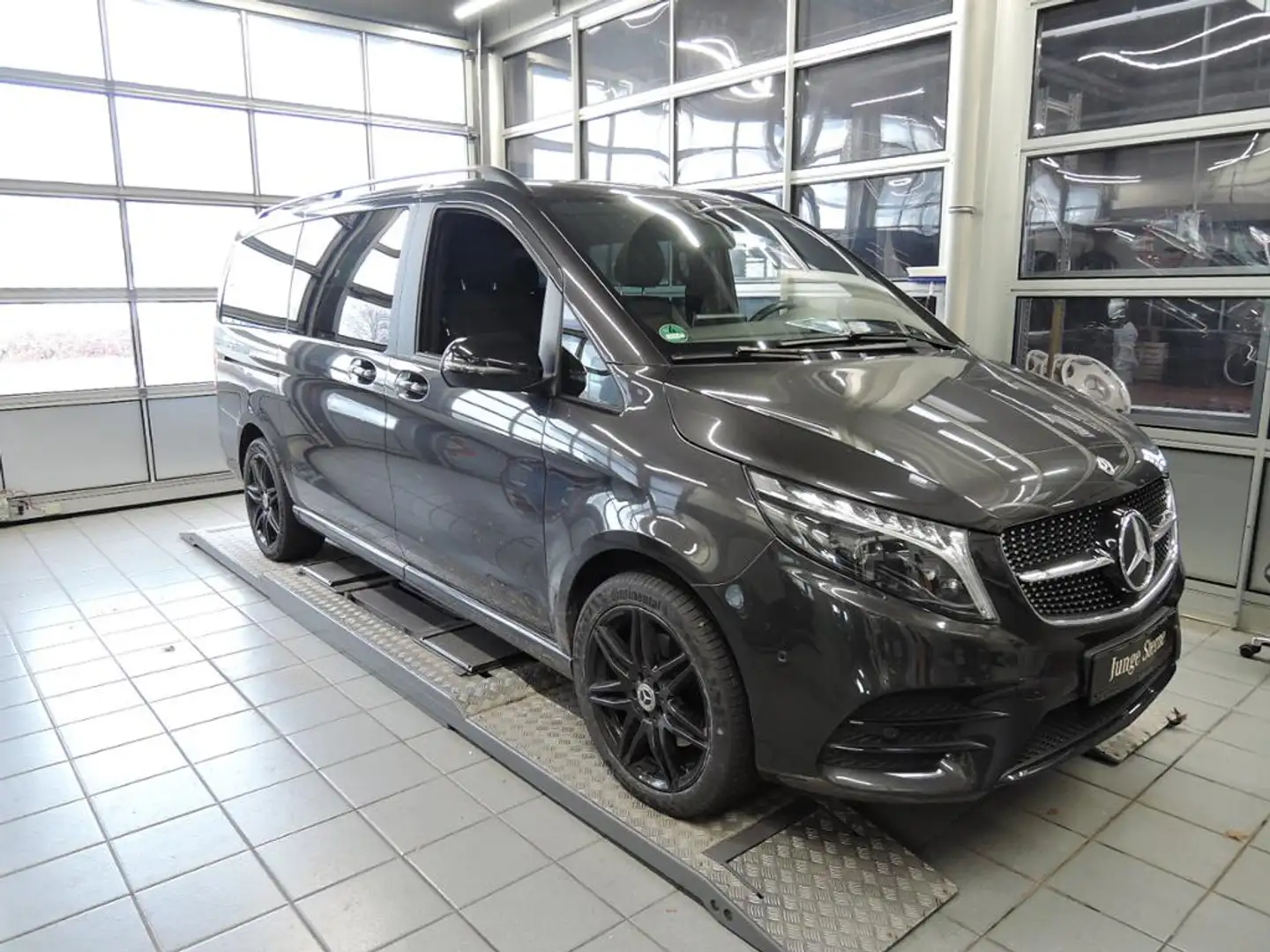 Mercedes-Benz V 300 d AMG 4 Matic Edition  AHK 2.5t/Distronic Grau - 1