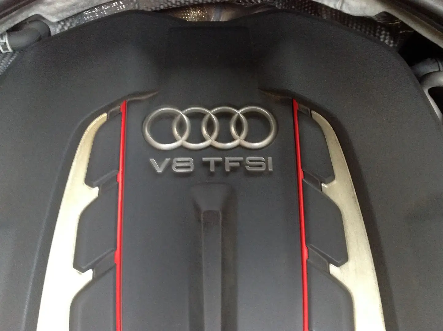 Audi S6 A6 IV 2011 Avant Avant 4.0 tfsi quattro s-tronic Černá - 1