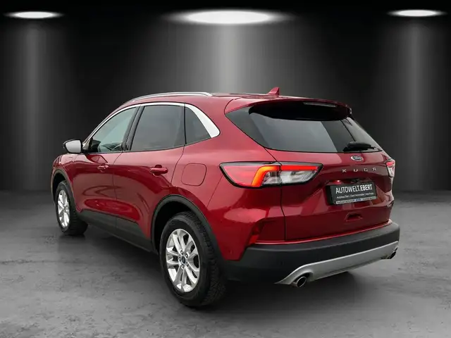 Ford Kuga view 3