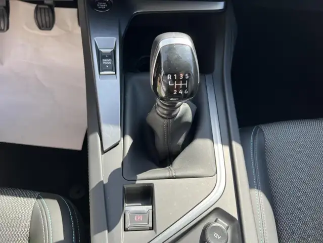 Peugeot 308 view 13