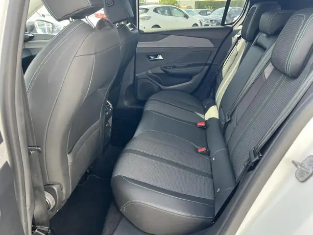 Peugeot 308 view 8