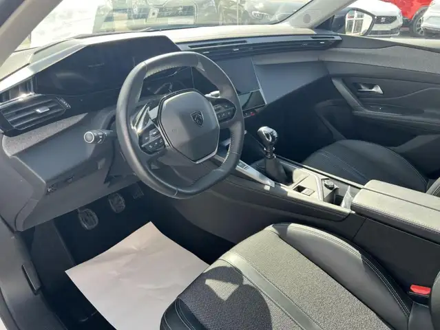 Peugeot 308 view 7