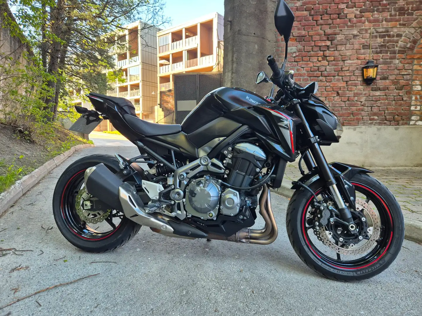 Kawasaki Z 900 Zwart - 2